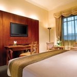 Rendezvous Hotel Singapore - Image 1