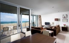 Crowne Plaza Torquay - Image 2