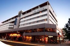 Novotel Canberra - Image 2