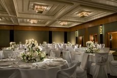 Four Seasons Hotel Sydney - Image 2