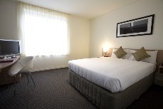 Ibis Melbourne - Image 2