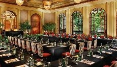 Four Seasons Hotel Singapore - Image 1