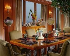 Four Seasons Hotel Singapore - Image 2