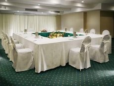 Bayview Hotel Singapore - Image 2