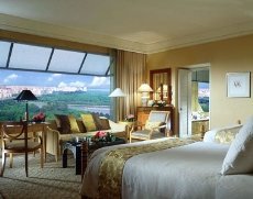 The Ritz-Carlton, Millenia Singapore - Image 1