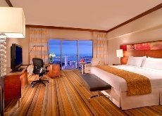 Swissotel The Stamford - Image 1