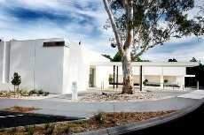 Leonda By The Yarra - Image 1