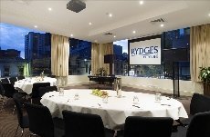 Rydges Melbourne - Image 2