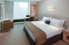Crown Promenade Hotel - Image 2