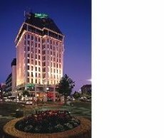 Holiday Inn City Centre Christchurch - Image 2