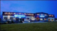 Suncourt Motorhotel & Conference Centre - Image 1