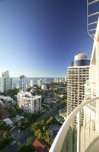 Crowne Plaza Surfers Paradise - Image 1