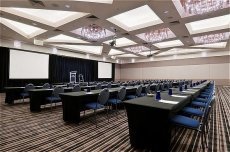 Crowne Plaza Surfers Paradise - Image 2