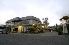 Pacific Park Hotel - Image 1