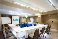 Holiday Inn on Flinders - Image 1
