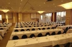 Best Western Airport Motel & Convention Centre - Image 2