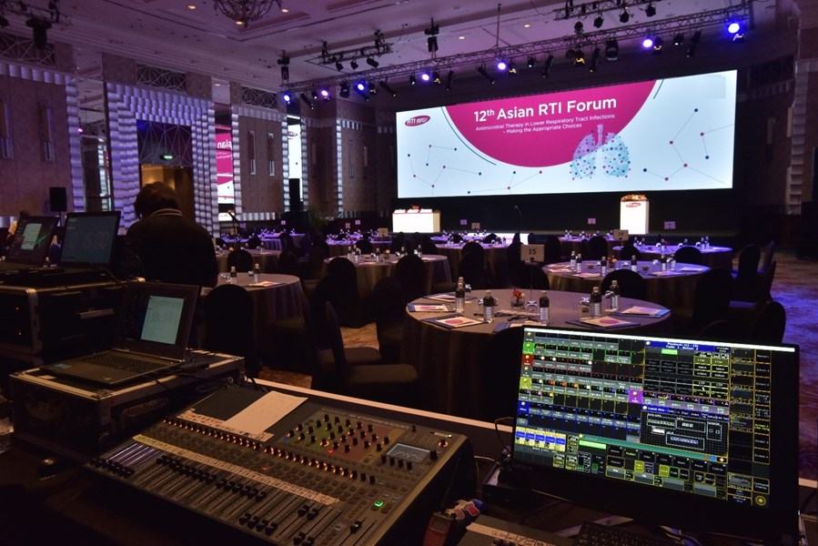 Conference Production with 14-meter wide LED screen
