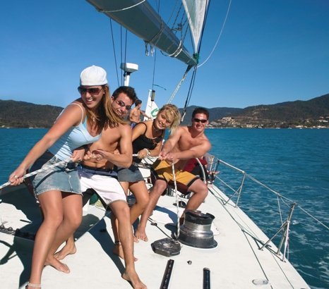 With crystal clear waters, amazing reef, pristine beaches and spectacular bush land, it's no wonder that all destinations in the Whitsundays are perfectly suited to team building activities.