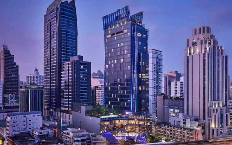 Exterior shot of Hyatt Regency Bangkok Sukhumvit