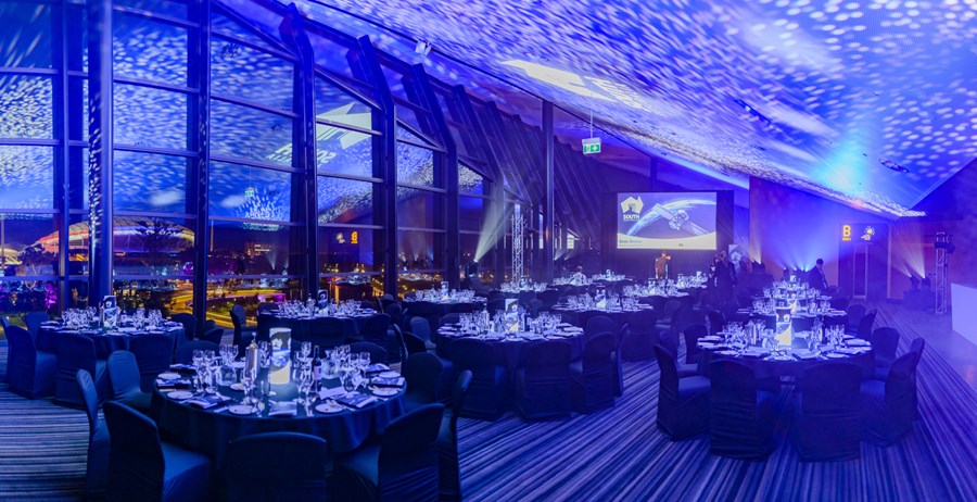 A variety of iconic event spaces, with spectacular views of the Riverbank.