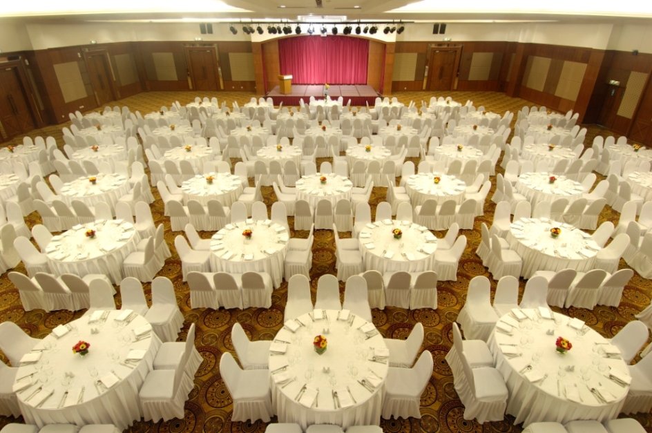 Our modern facilities and dedicated professional staff will ensure the most successful meetings, events, conferences and seminars at Berjaya Langkawi Resort. With the huge Matsirat Ballroom and 8 other meeting or break-out rooms, we can cater for all your