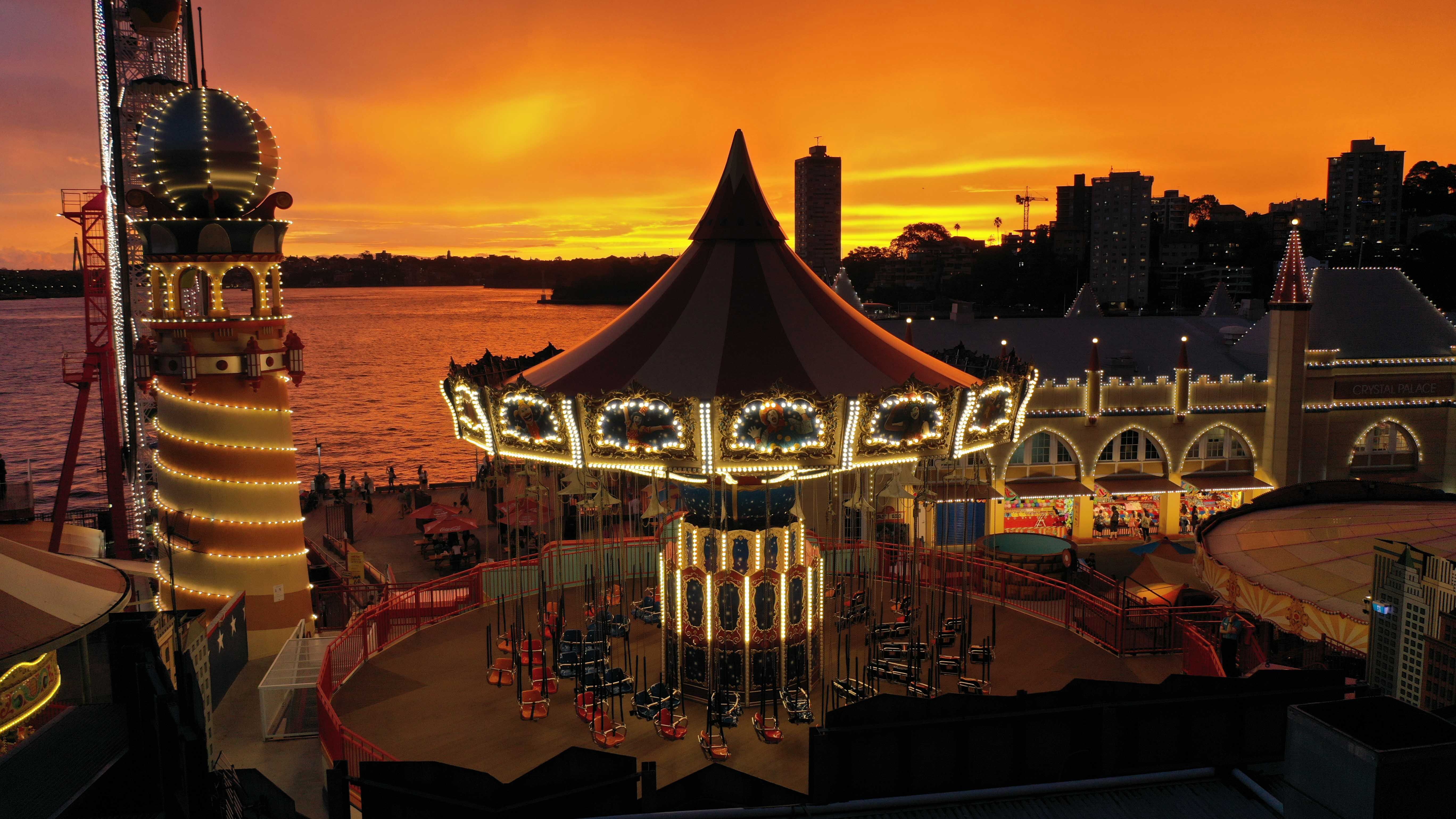 Luna Park Swings!