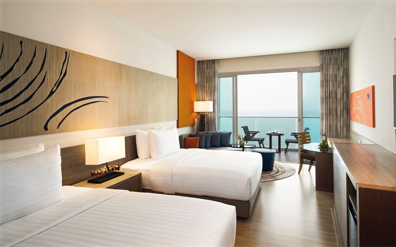 Stylish rooms and suites with spectacular sea views
